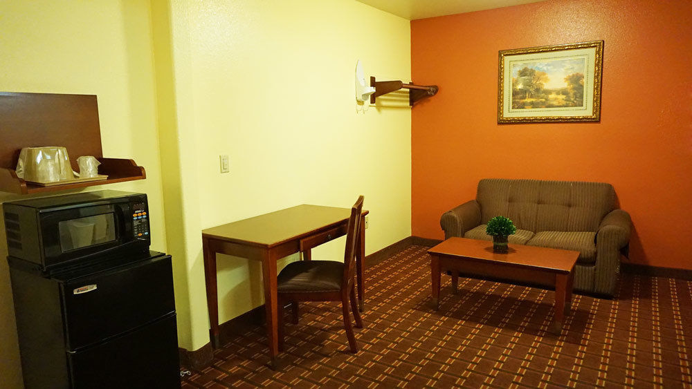 Regency Inn & Suites داوني المظهر الخارجي الصورة