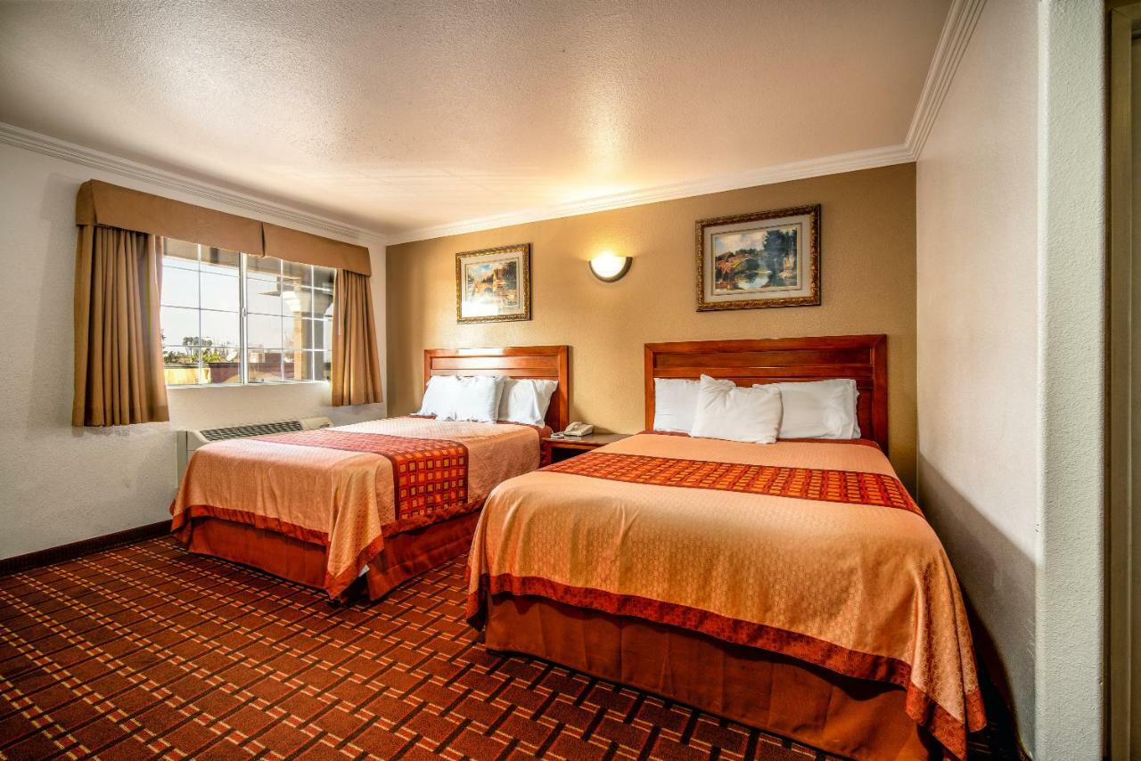 Regency Inn & Suites داوني المظهر الخارجي الصورة