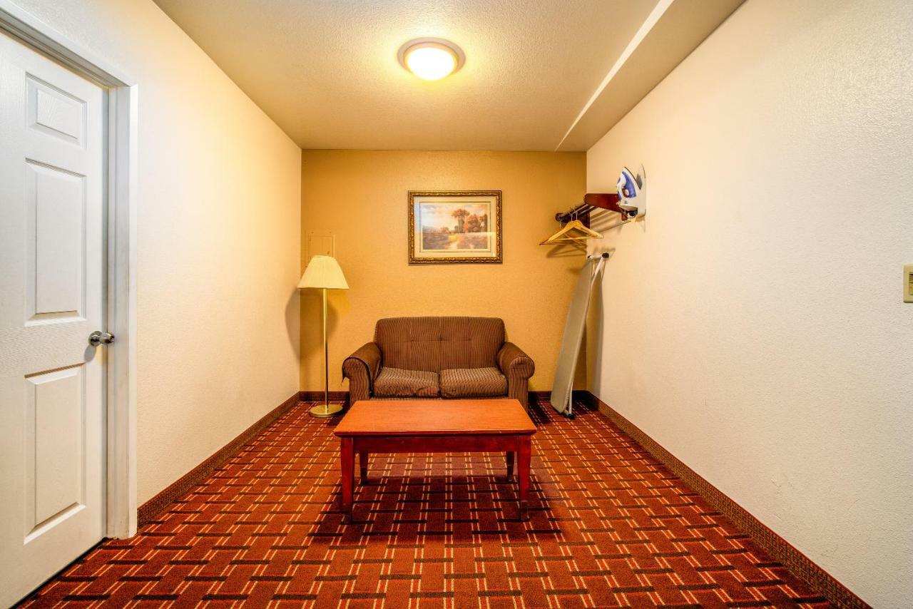 Regency Inn & Suites داوني المظهر الخارجي الصورة