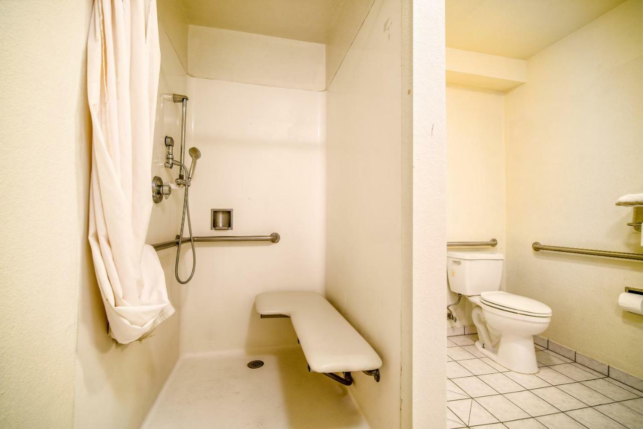 Regency Inn & Suites داوني المظهر الخارجي الصورة