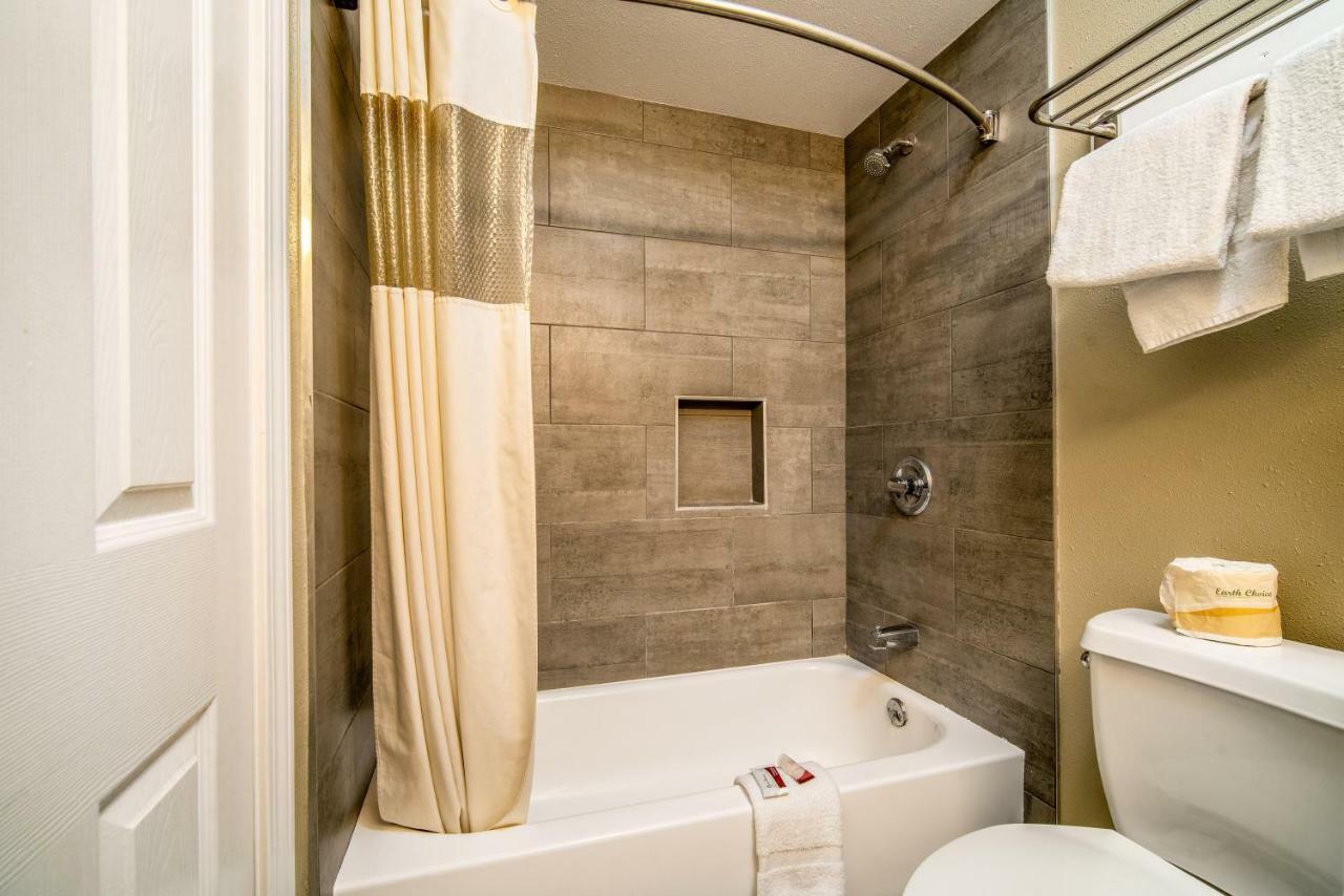 Regency Inn & Suites داوني المظهر الخارجي الصورة